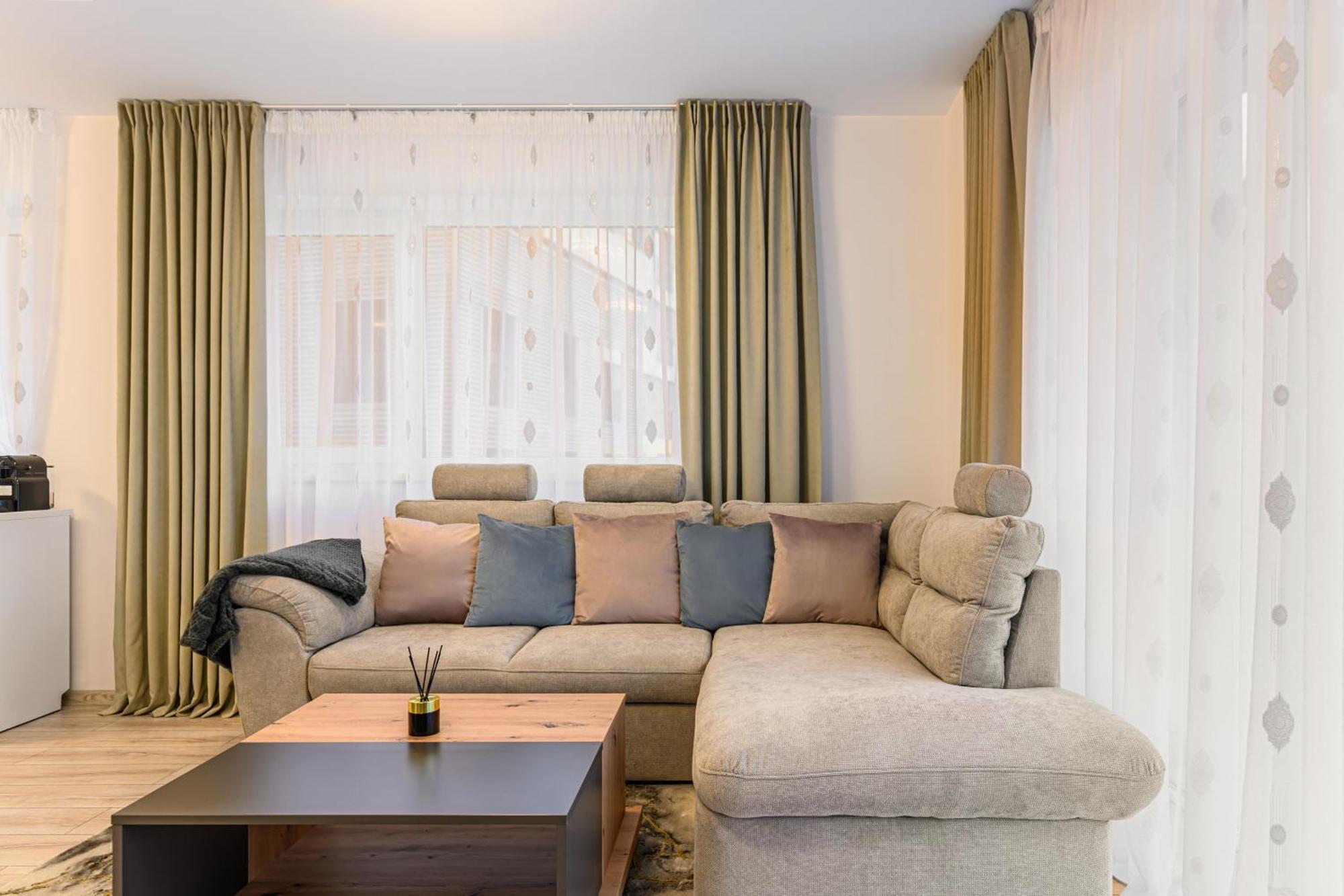 Sunny Loft & Parking 3 * Brașov